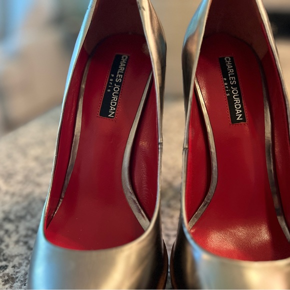 Charles Jordan Platform heels. Pewter with natural leather accents. - Picture 2 of 9